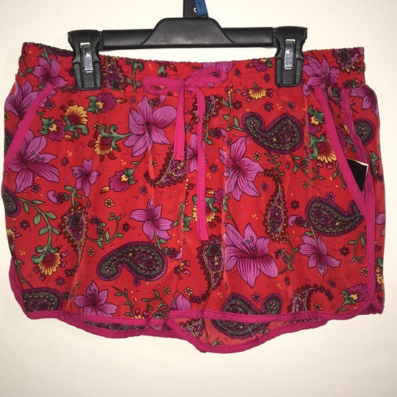 Glamsia Pants - NEW!  30% Additional Disc. Summery Short